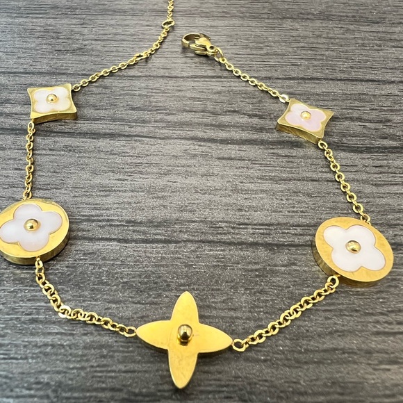 Authentic gold plated Louis Vuitton bracelet - Picture 10 of 12